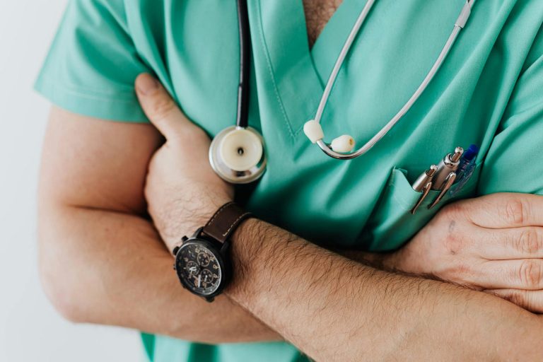 Atualização obrigatória do Título de Especialista: o que isso significa para os Médicos?