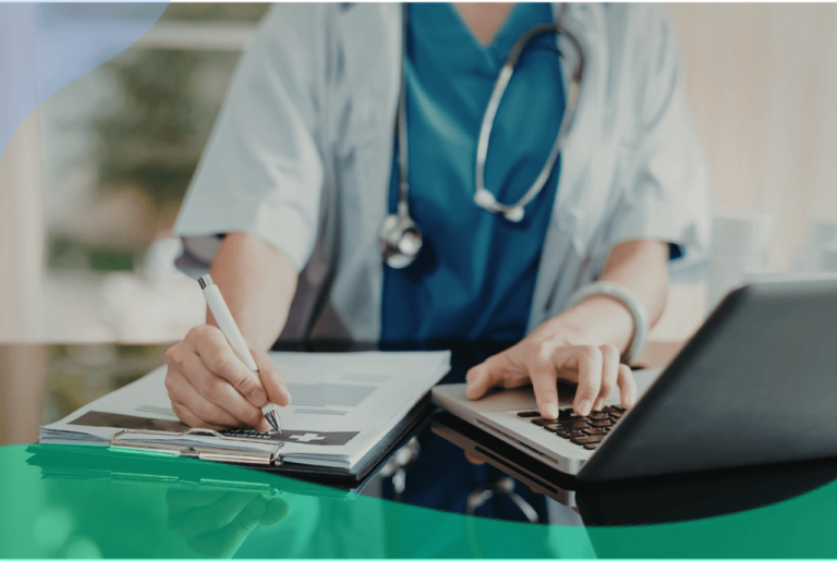 Médicos e clínicas com empresa inativa: o que é, consequências e o que fazer